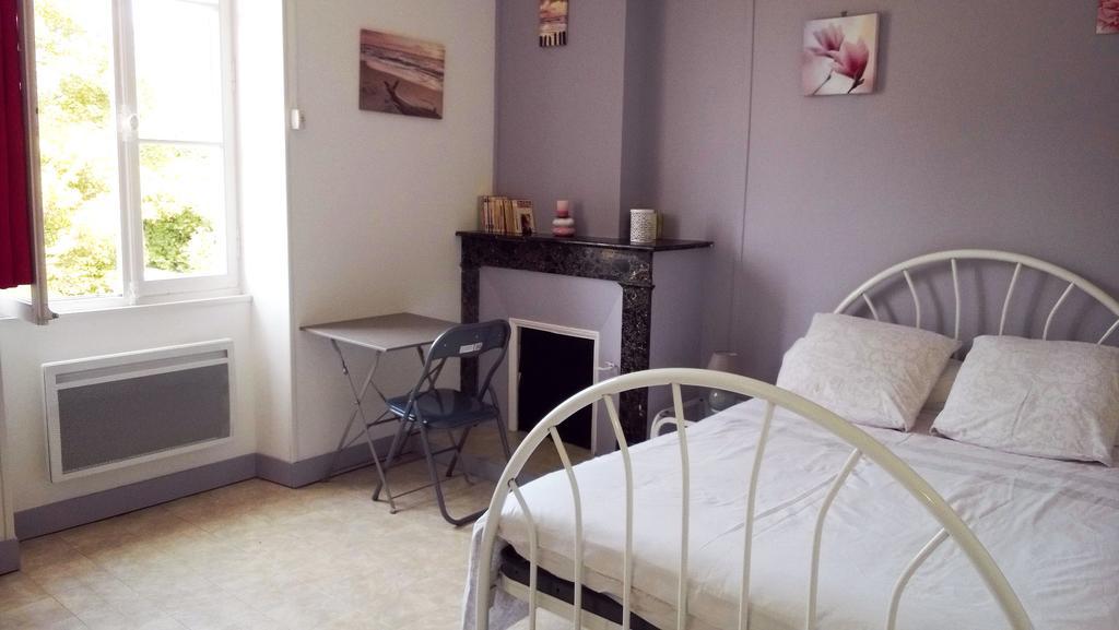 Ferienwohnung LOCATIONS RIVES DE SEUGNE - De Gaulle Jonzac Exterior foto